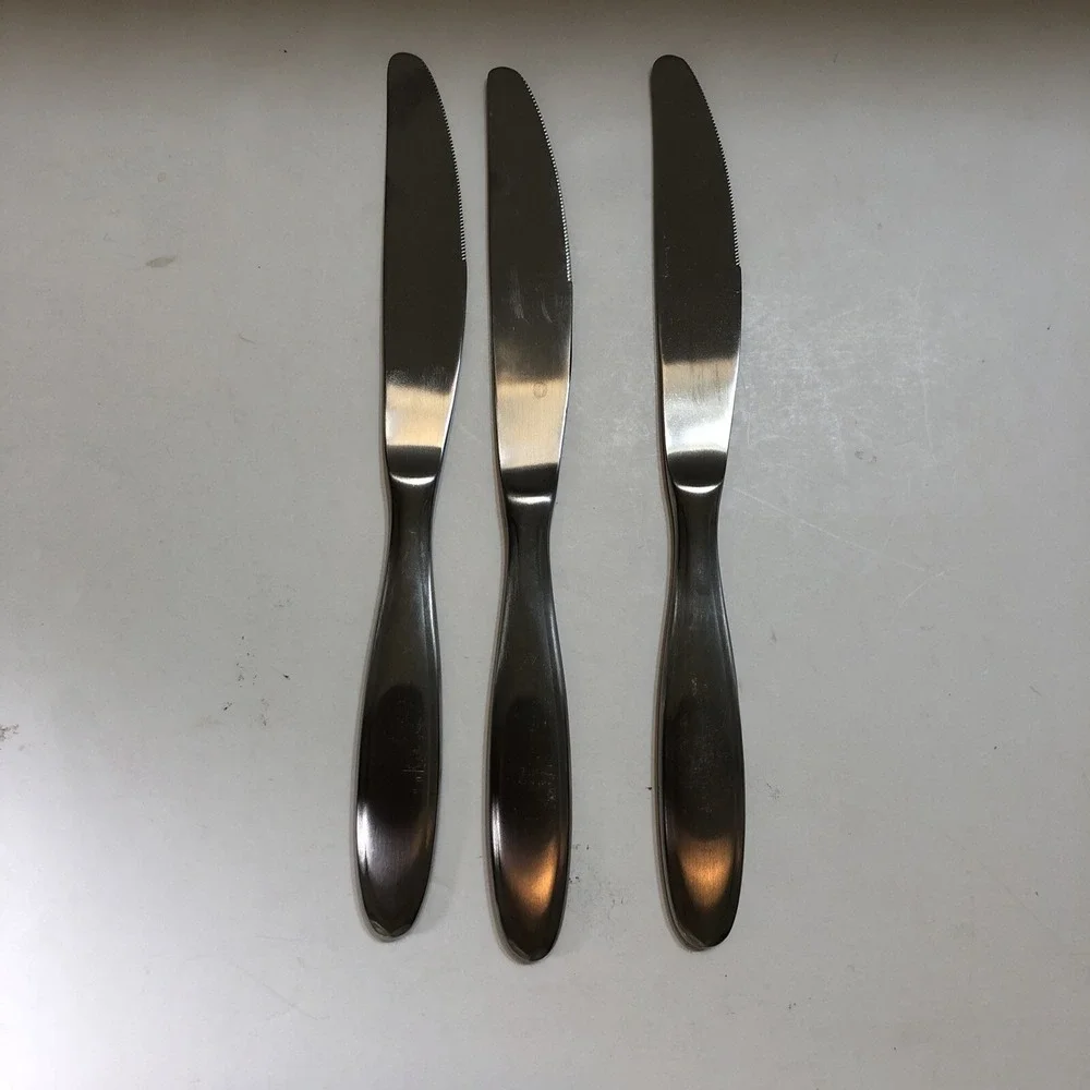 Three  J A Henckels  International Dinner Knives Gem Satin Stainless Flatware